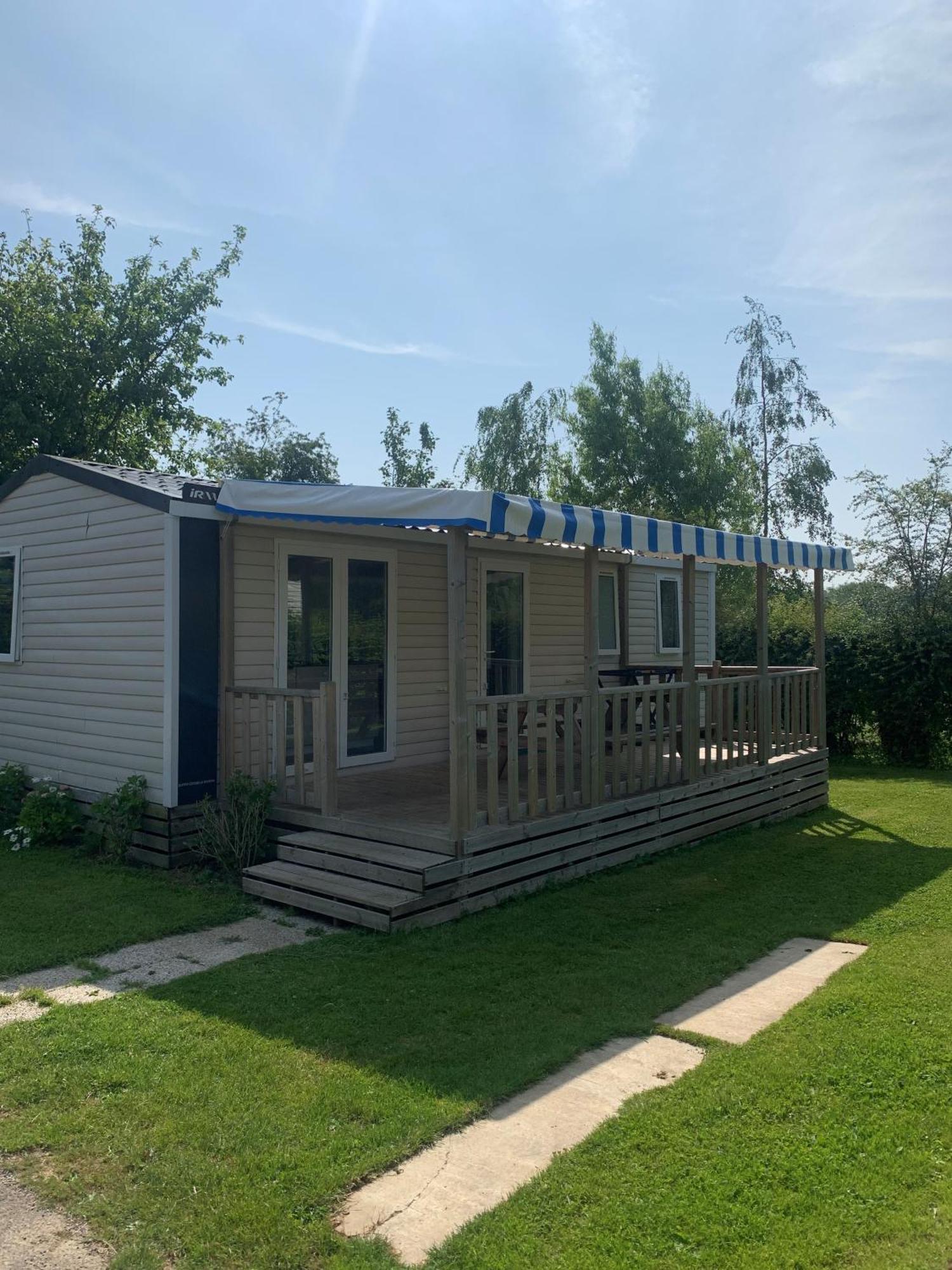 Camping Pommiers Des Trois Pays Licques Esterno foto