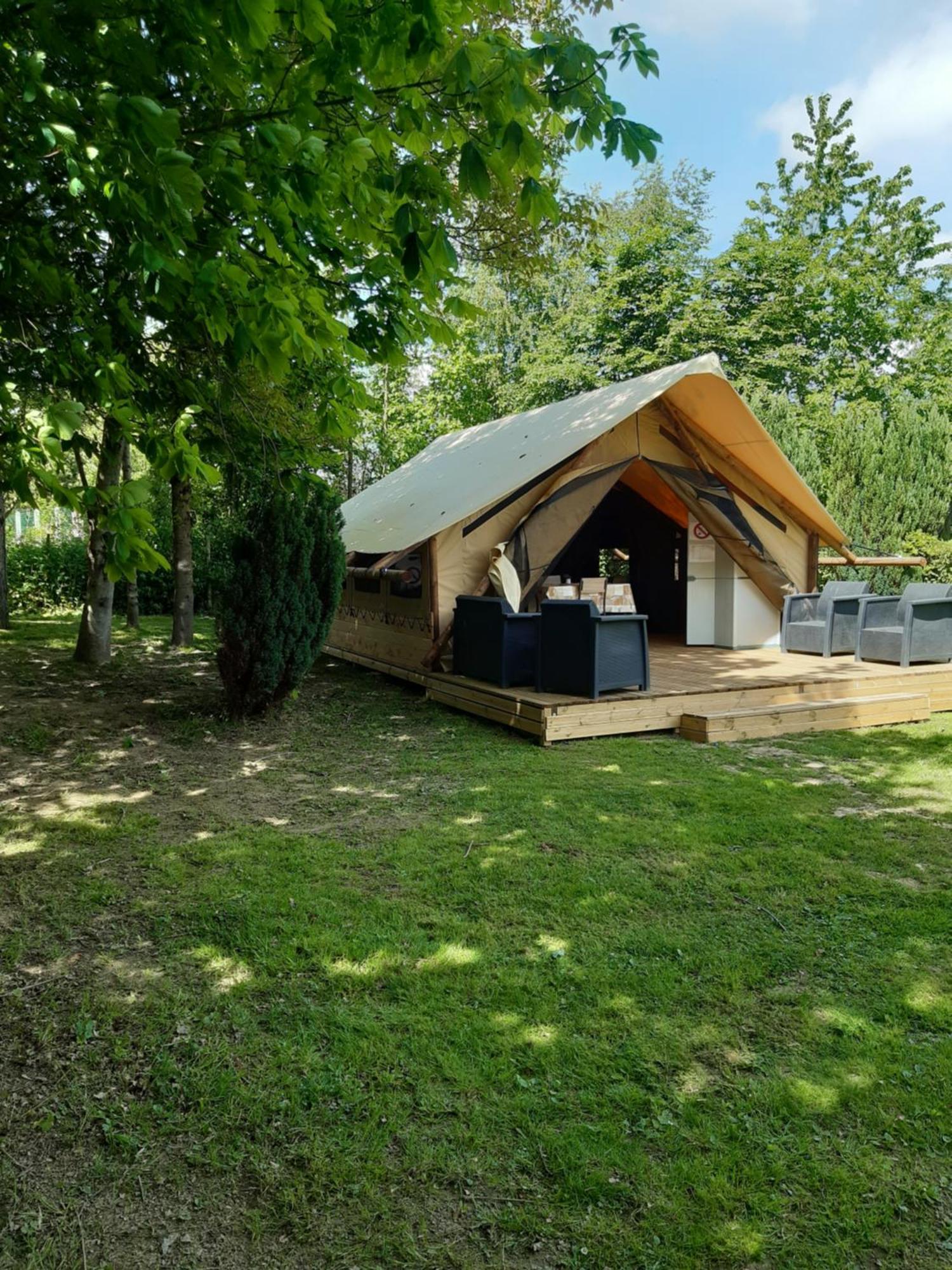 Camping Pommiers Des Trois Pays Licques Esterno foto