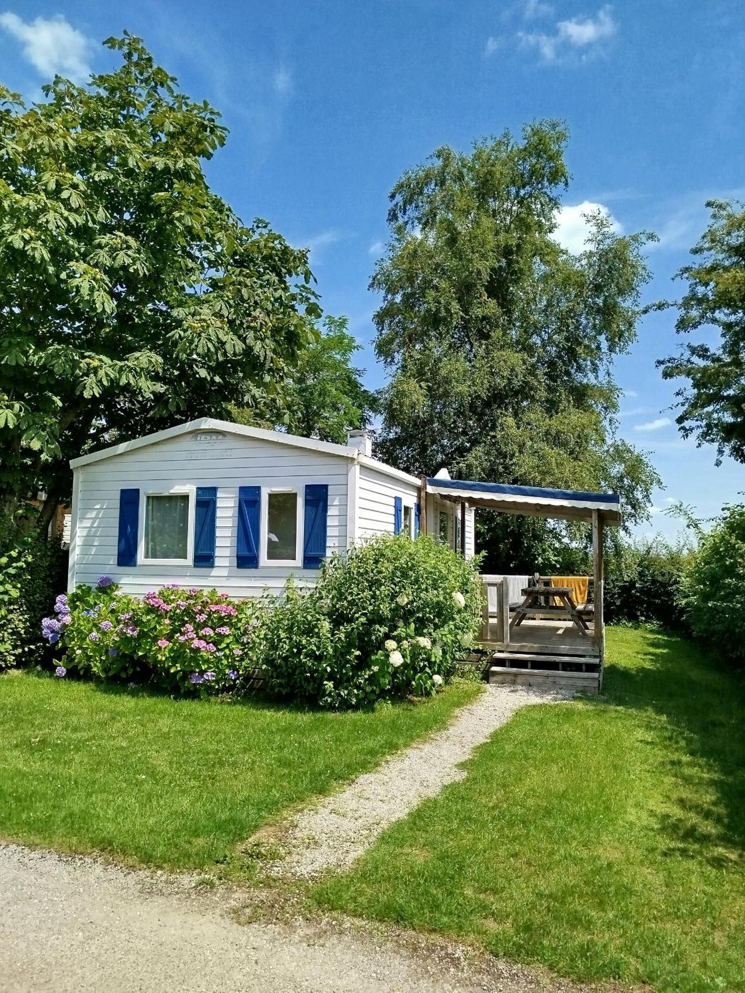 Camping Pommiers Des Trois Pays Licques Esterno foto